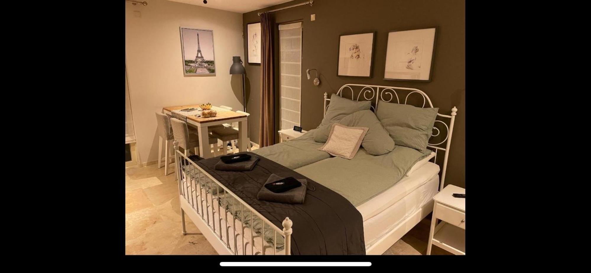 B&B Maison Saint Tropez آيندهوفن الغرفة الصورة